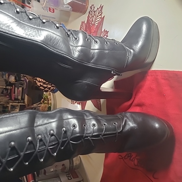 Christian Louboutin boots - Picture 6 of 11